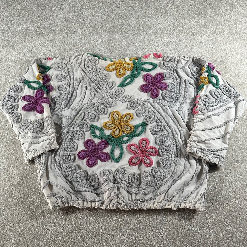 Vintage‎ 90s Chenille Tufted Floral Top Gray Embroidered Boho Pullover